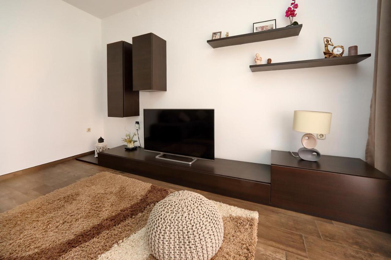 Apartments Adrian Бибинє Екстер'єр фото