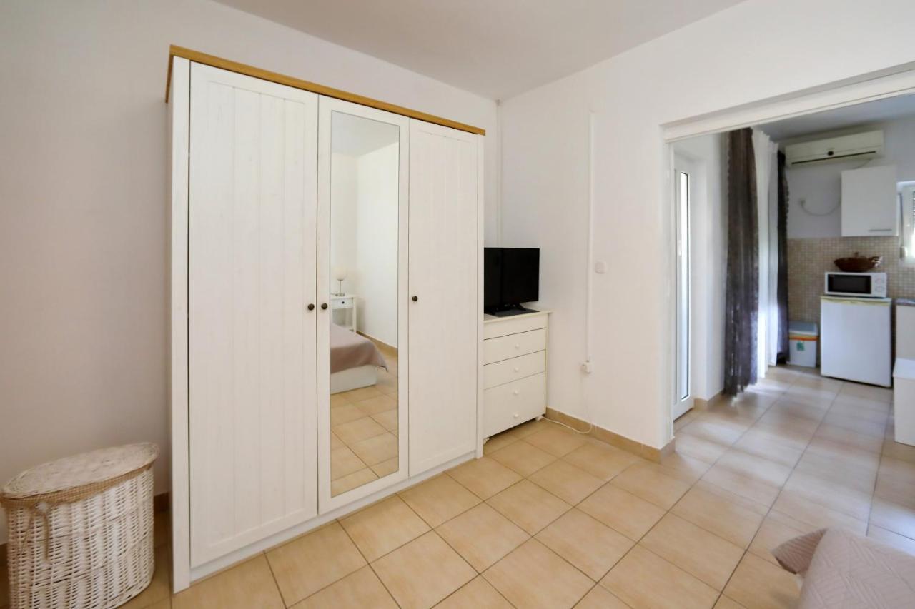 Apartments Adrian Бибинє Екстер'єр фото