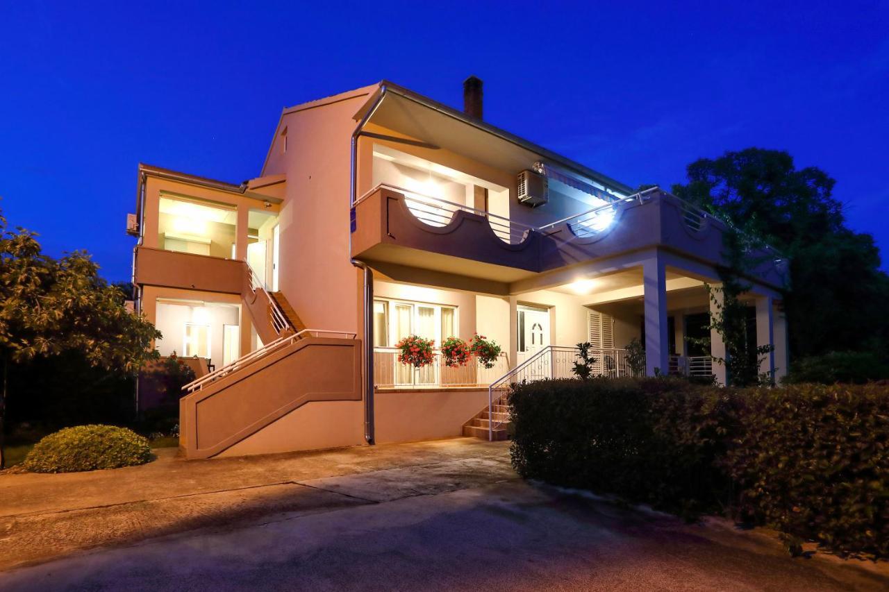 Apartments Adrian Бибинє Екстер'єр фото