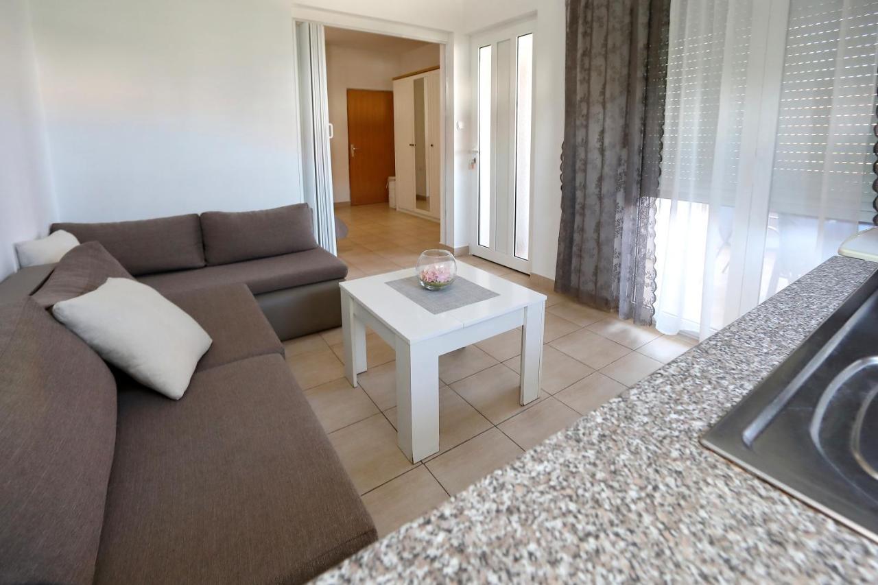 Apartments Adrian Бибинє Екстер'єр фото